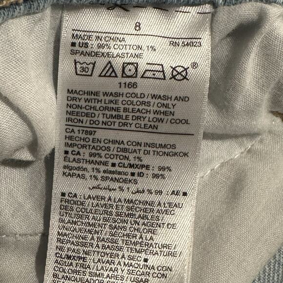 Old Navy Boyfriend Denim Shorts Size 8 Light Wash Distressed Cuffed Summer Chic - Picture 10 of 11